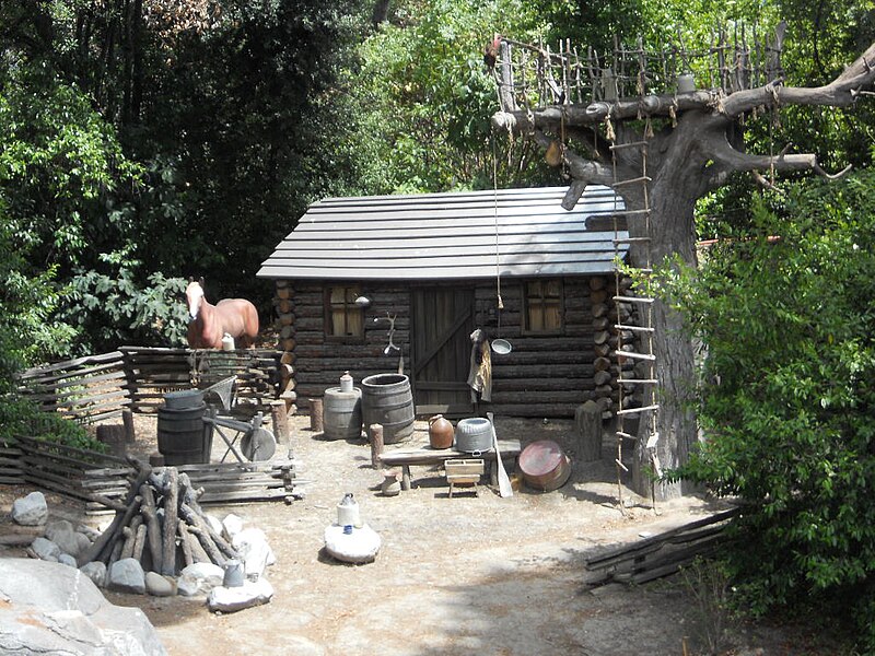 File:Disneyland Settler's Cabin.jpg