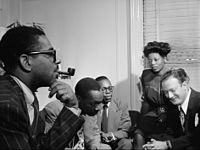 Dizzy Gillespie, Tadd Dameron, Hank Jones, Mary Lou Williams, Milt Orent, Ca. août 1947
