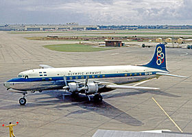 Un Douglas DC-6B d'Olympic Airways, semblable à celui impliqué dans l'accident.