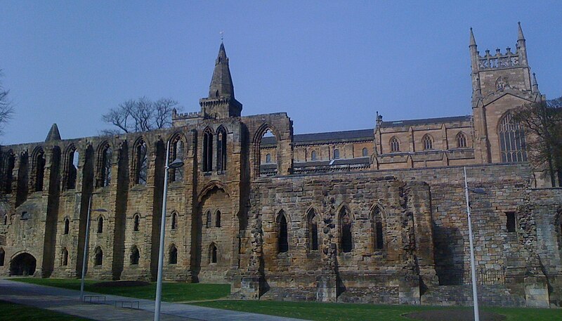 File:Dunfermline Palace Abbey.JPG