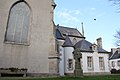 Église paroissiale Saint-Pierre-et-Saint-Vincent-Ferrier : vue extérieure partielle.