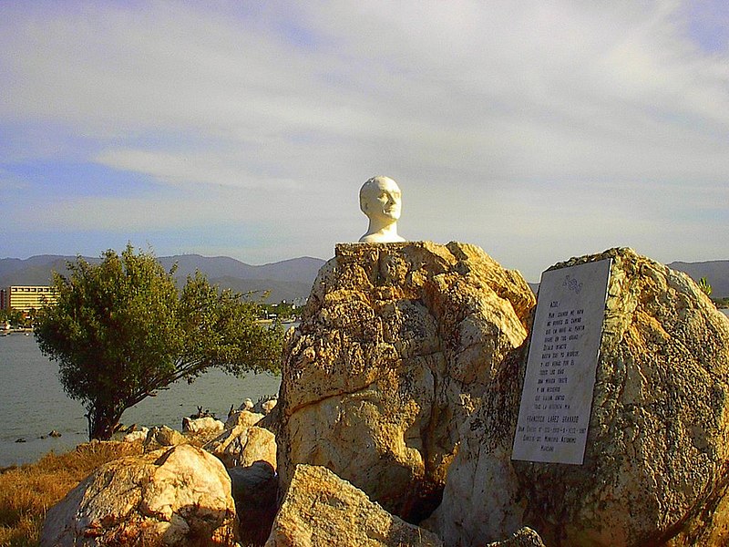 File:Estatua en Juan Griego.JPG