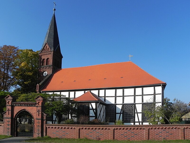 File:Ev Kirche Güsen.jpg