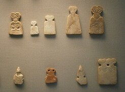 « Idoles aux yeux » provenant de Tell Brak, milieu du IVe millénaire av. J.-C. British Museum.