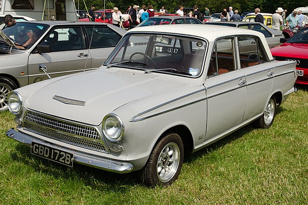 Ford Cortina