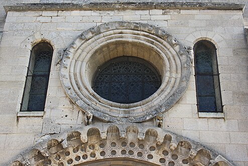 Romanesque oculus of the Église Sainte-Anne de Gassicourt [fr], Mantes-la-Jolie, France