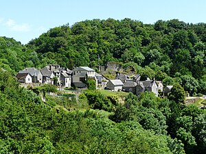 Gimel-les-Cascades bourg (3).JPG