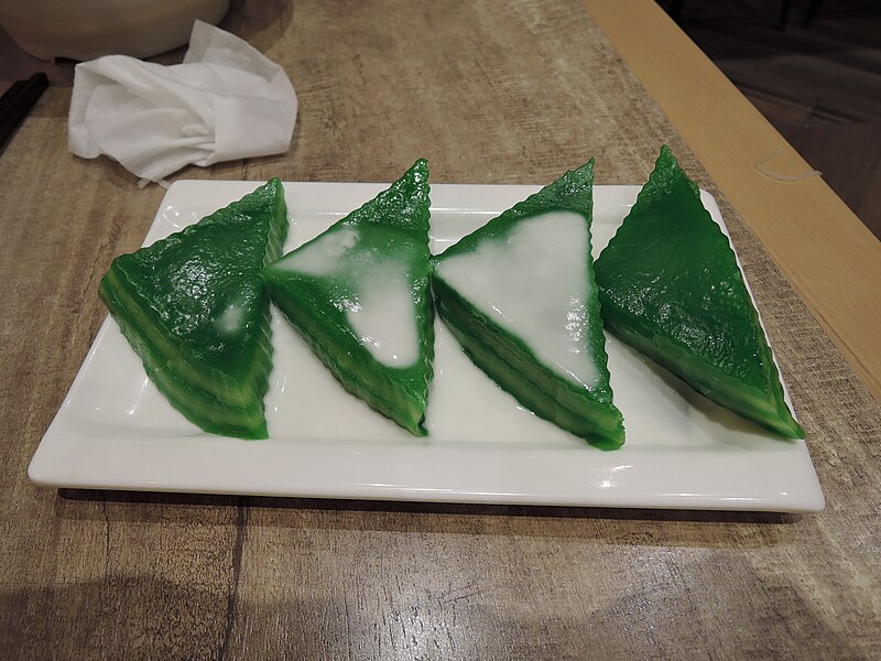 File:Green Pandan dessert.jpg