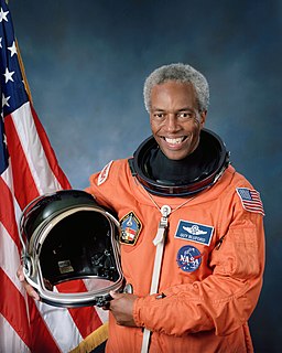 <span class="mw-page-title-main">Guion Bluford</span> Second person of African descent in space