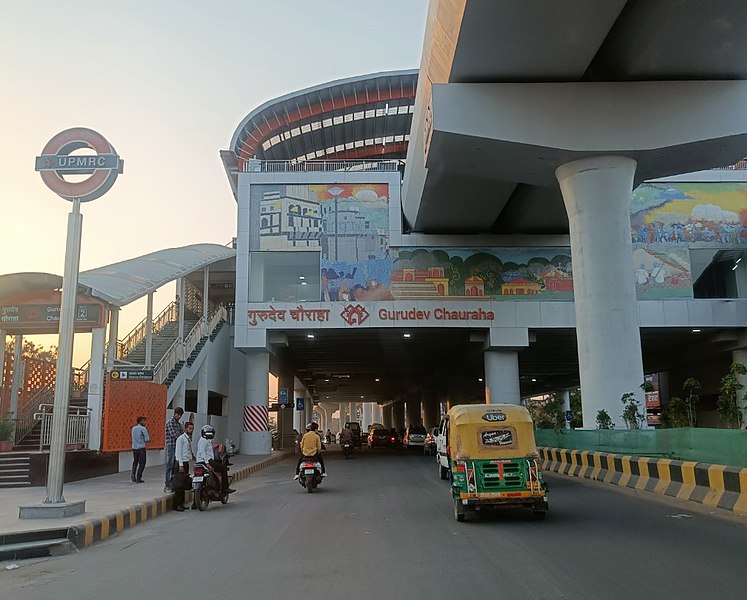 File:Gurudev Chauraha metro station.jpg