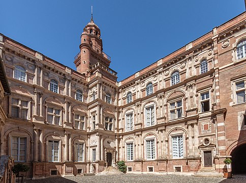 Classical facades of hôtel d'Assézat.