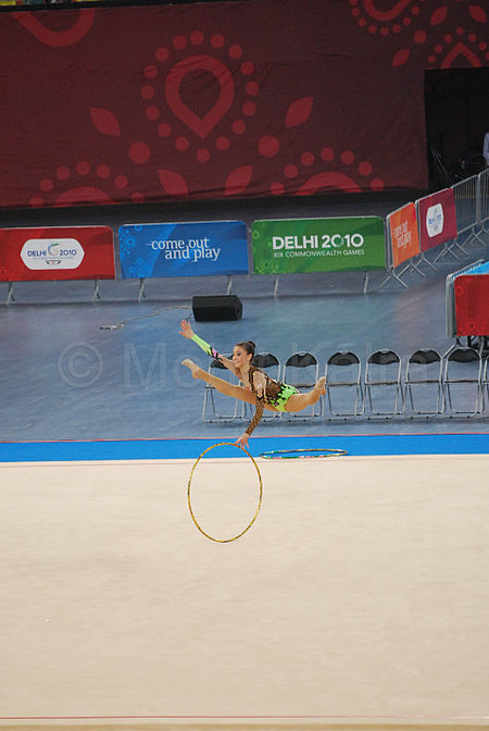 HUTCHISON Lynne - Rythmic Gymnastics Delhi 2010 (5092363873).jpg