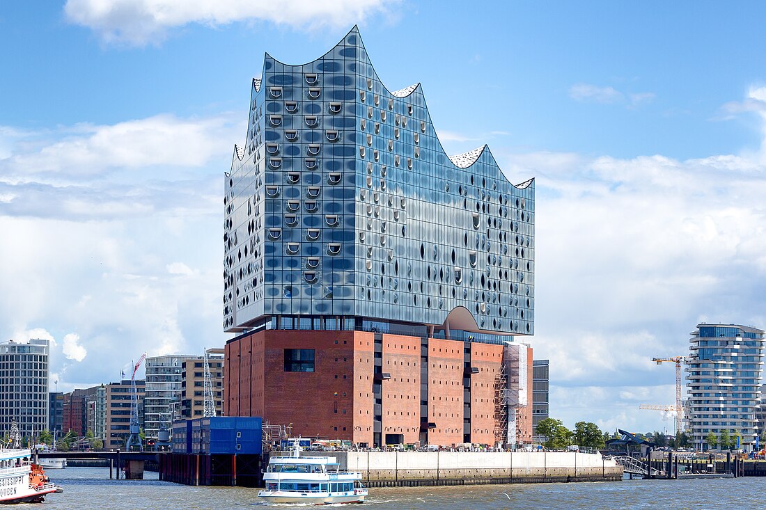 File:Hamburg - Elbphilharmonie - 2016-2.jpg