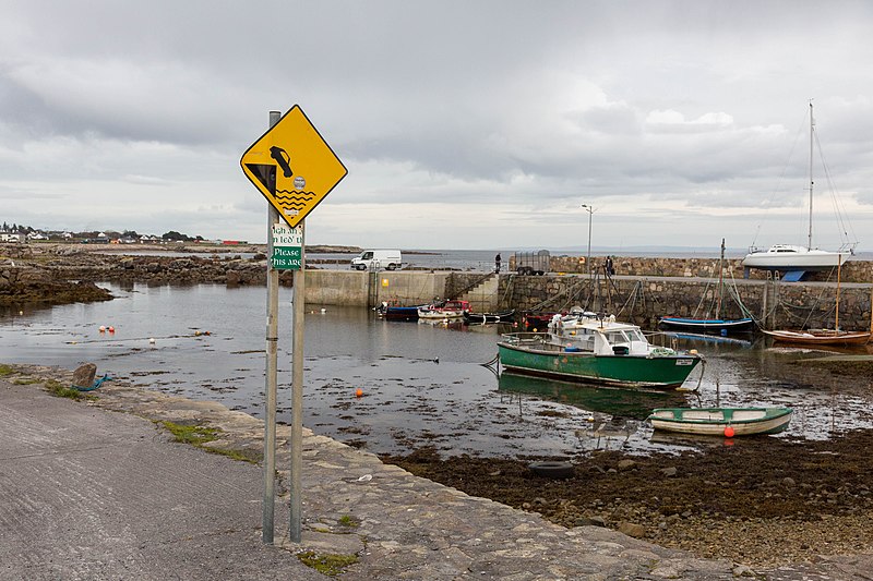 File:Harbor, Spiddal in County Galway, Ireland (2).jpg