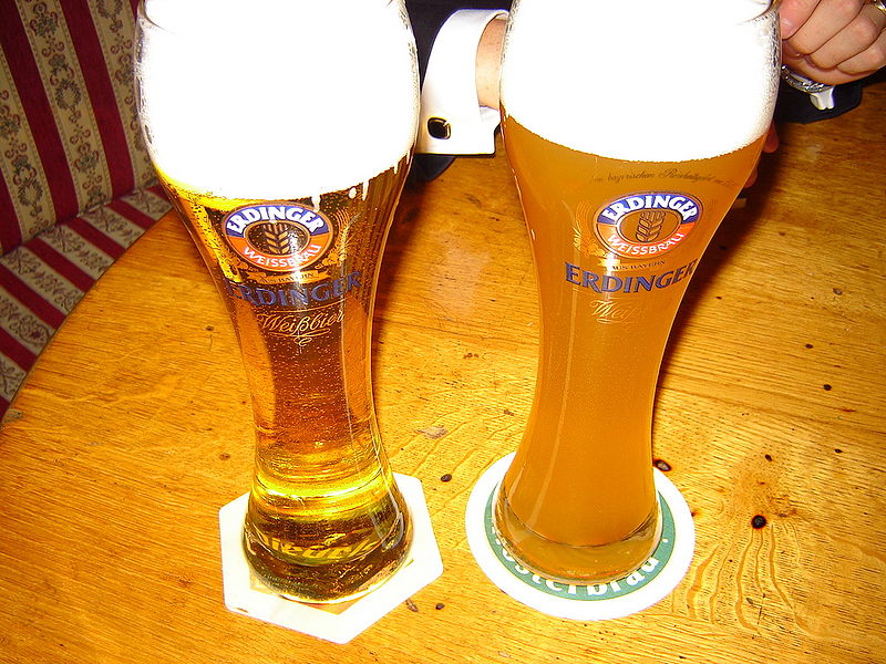 File:Hefeweizen and kristallweizen.jpg