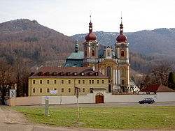 Klášterní kostel a bývalý františkánský klášter (v období let 1692–1950)