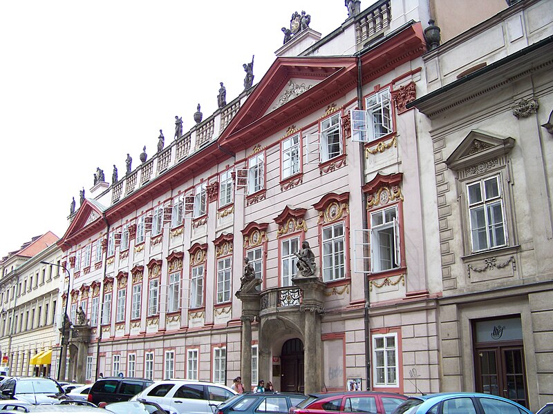 File:Hybernská, Swéerts-Šporkův palác, levá část.jpg