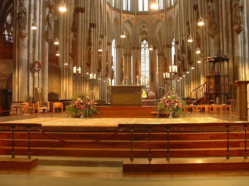 File:Inside Cologne Cathedral.jpg