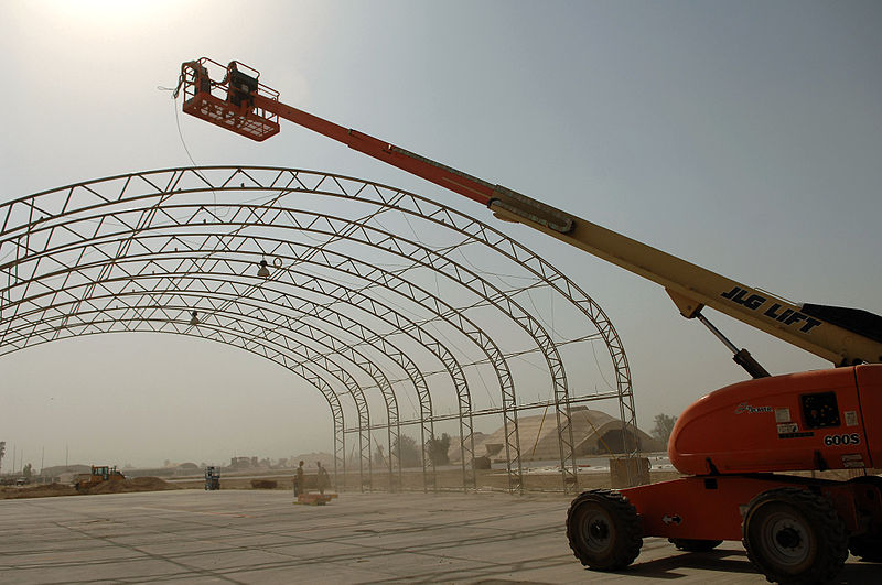 File:JLG aerial work platform in Iraq.jpg