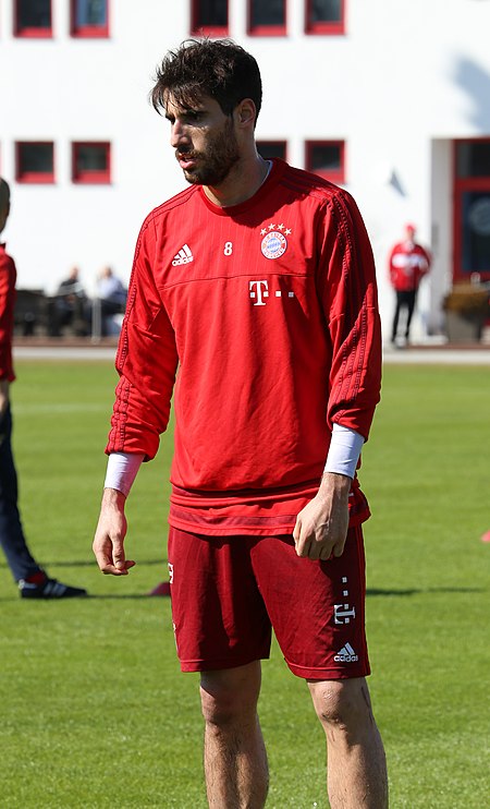 Tập tin:Javi Martinez Training FC Bayern München-11.jpg