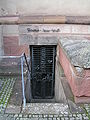 Eingang zur Friedrich Spee Gruft (Innenhof)