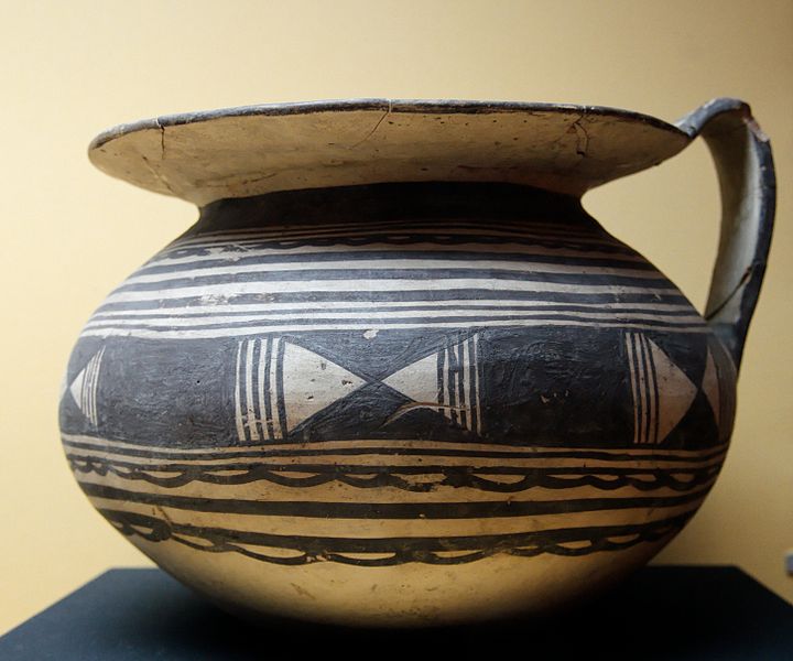 File:Jug Daunia 550-400BC MAN Madrid.jpg