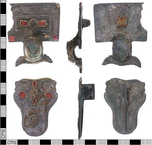 File:KENT-E02CD6, A Kentish Anglo-Saxon mid 6th century Disc on Bow Brooch (FindID 768320).jpg