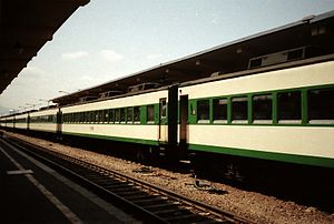 KNR Tong-il coaches in 1988.jpg