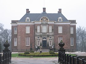 Middachten Castle, front view Kasteel Middachten.jpg