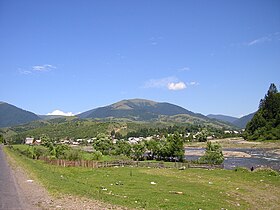 Юго-восточная часть хребта с горой Дарвайка (1501 м), возле села Колочавы