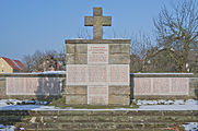 Deutsch: Mahnmal für die Toten der beiden Weltkriege in Bayreuth-Laineck English: Memorial for the fallen of the two World Wars in Laineck, Bayreuth, Germany This is a picture of the Bavarian Baudenkmal (cultural heritage monument) with the ID D-4-62-000-485 (Wikidata)