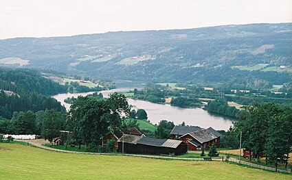 Gudbrandsdalslågen forms a delta where it flows into lake Mjøsa