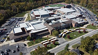 <span class="mw-page-title-main">Ladue School District</span> School district in Missouri, United States