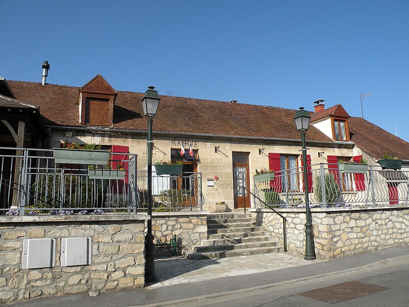 File:Le Mesnil-en-Thelle mairie 1.JPG