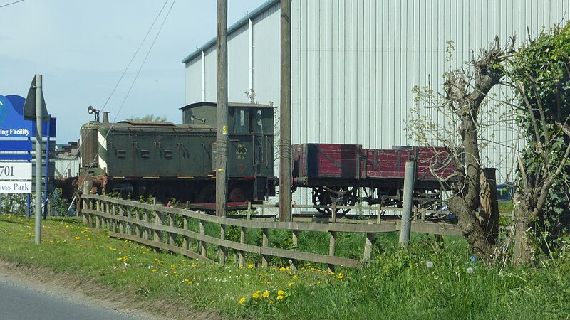 File:Locomotive on Rotherwas Trading Estate - geograph.org.uk - 5356751.jpg