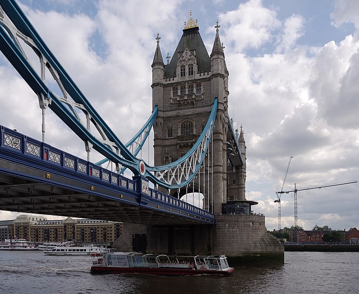 File:London MMB K5 Tower Bridge.jpg