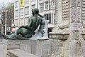 Deutsch: Skulptur von Georg Wrba am Mönckebergbrunnen in Hamburg-Altstadt. This is a photograph of an architectural monument. It is on the list of cultural monuments of Hamburg, no. 14877.