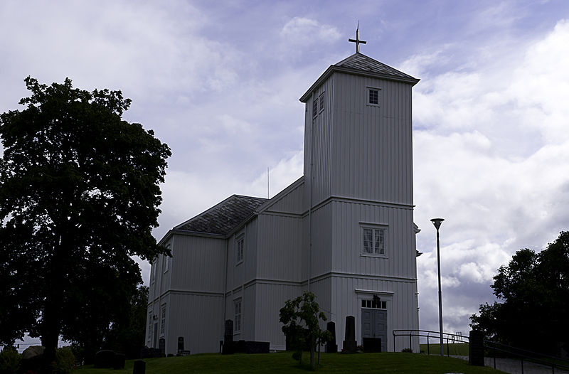 File:Malvik kirke.jpg