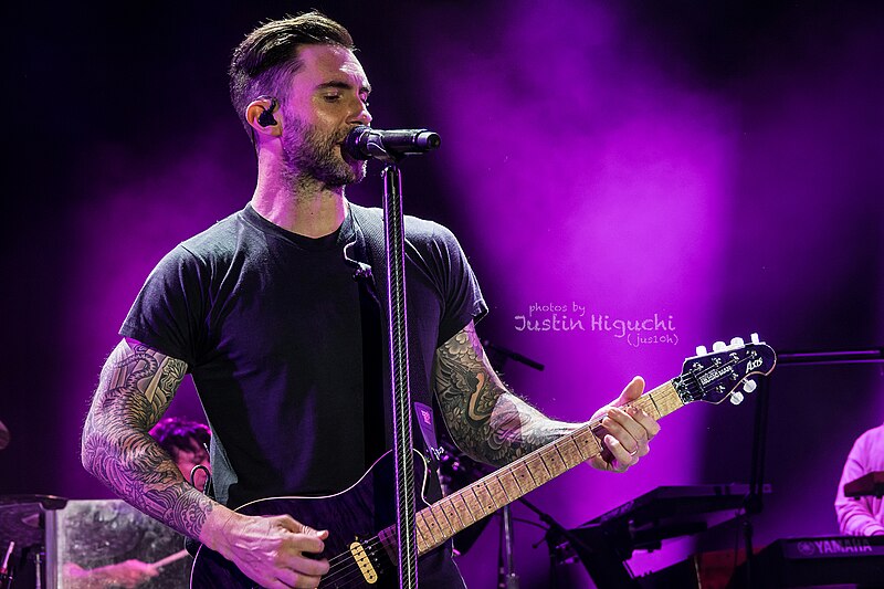 File:Maroon 5 11 19 2016 -62 (31245146125).jpg