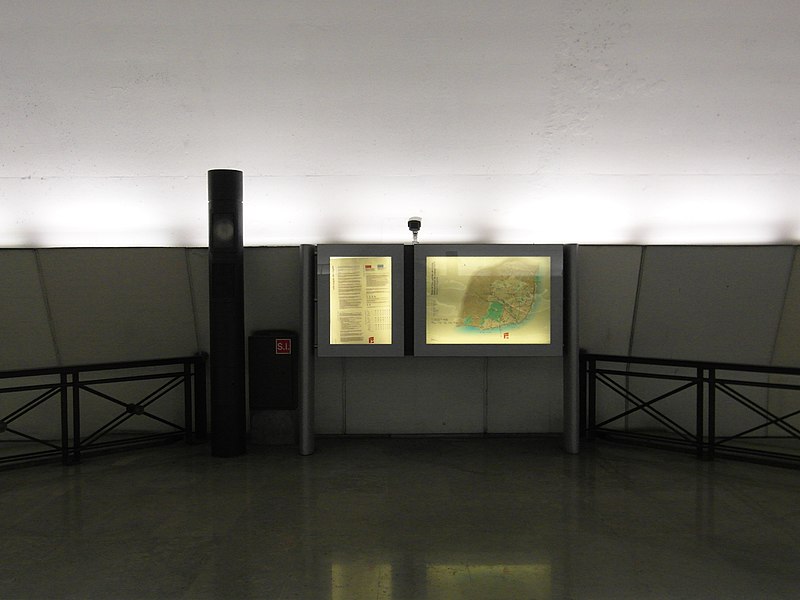 File:Metro de Lisboa Estação Rato (8214515427).jpg