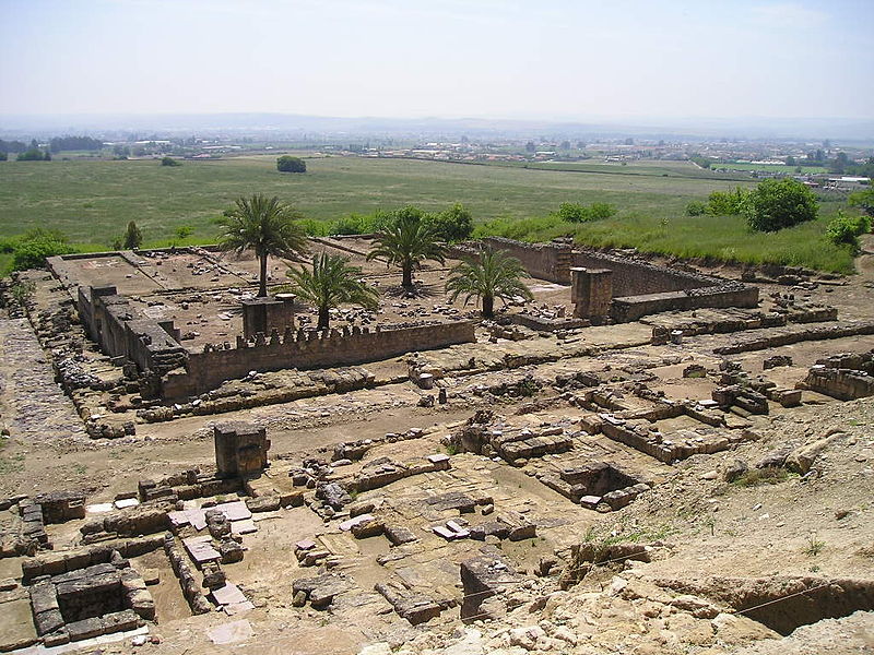 File:Mezquita de Medina Azahara.jpg