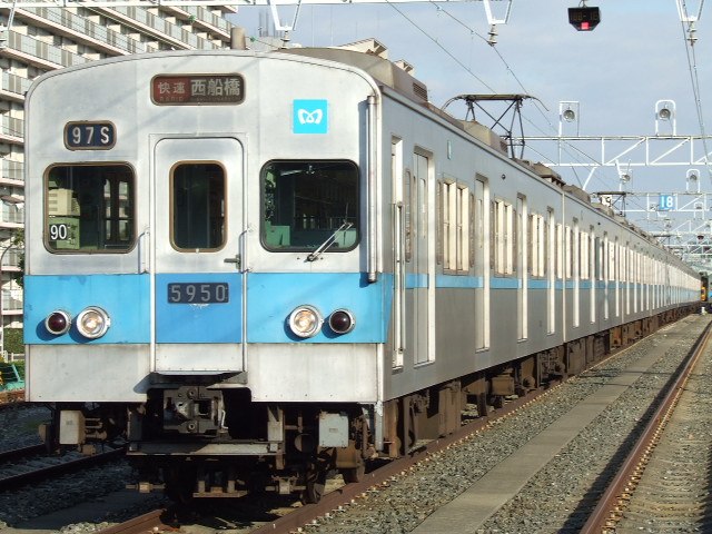 Tozai Line aluminium-bodied 5000 series at Fukukawa Depot in December 2006