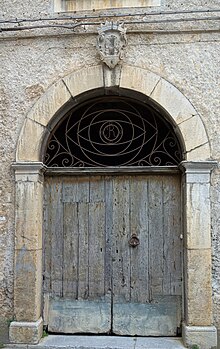 Portale di Palazzo Rocco in via Ferrante, centro storico