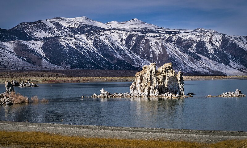 File:Mt. Warren, Mono Lake, CA.jpg