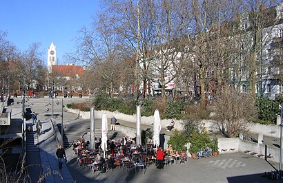 So kommt man zu Münchner Freiheit mit den Öffentlichen - Mehr zum Ort Hier