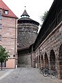 Frauentorturm Blaues Q vom Neuen Museum