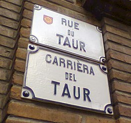 Occitan and French language signs in Toulouse (pure upload only)