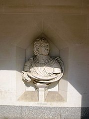 Oliver Cromwell bust, Guildhall, Basinghall Street EC2 - geograph.org.uk - 1319929.jpg