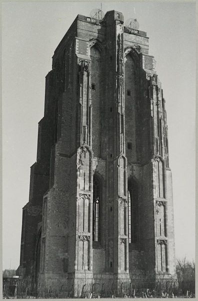 File:Overzicht kerktoren zuidzijde - Zierikzee - 20321939 - RCE.jpg