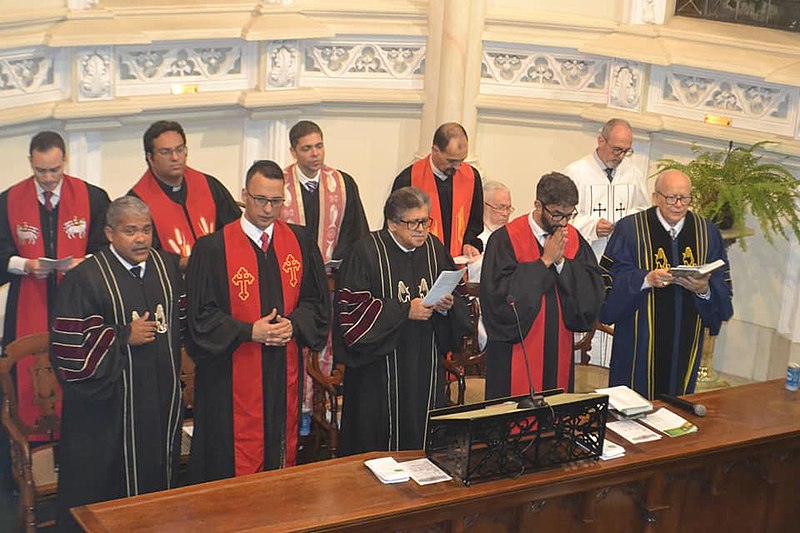 File:Pastores presbiterianos na catedral da IPB .jpg